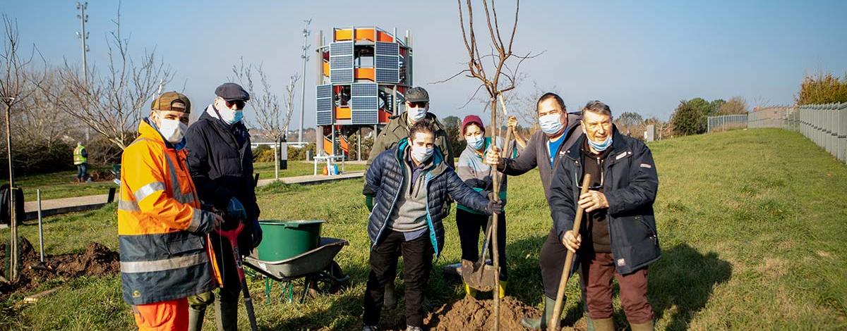 Plantations avec les Jardiniers de la Presqu'île