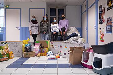 Cartons pleins pour la récolte de dons !