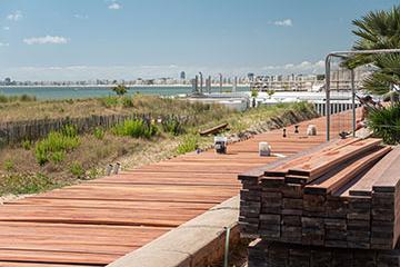 A Pornichet, on fait feu de tout bois pour achever la rénovation du platelage