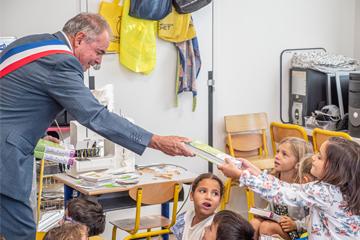 Pornichet : 140 dictionnaires remis aux élèves de CP