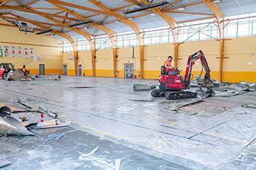 Le sol du gymnase Jacques DEBRAY fait peau neuve