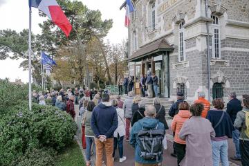 minute de silence hommage dominique bernard